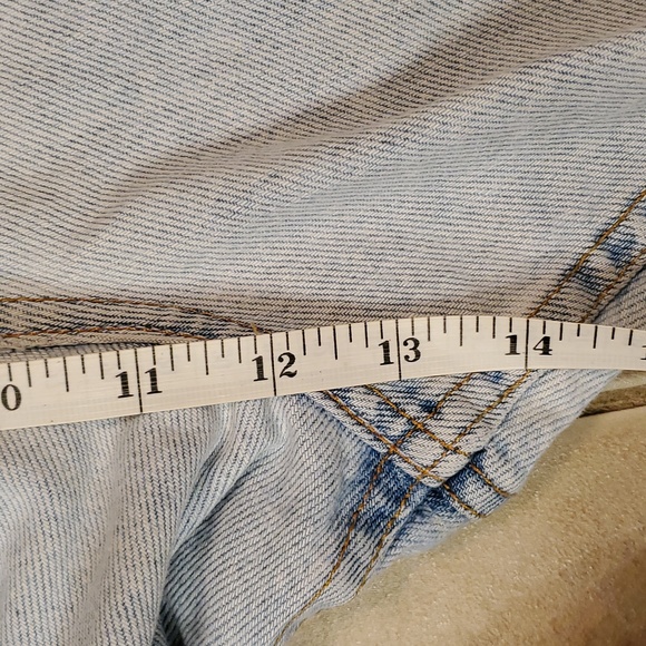 Women's vintage levi's shorts - Picture 10 of 13